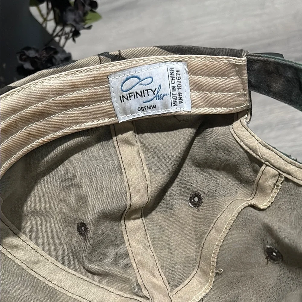 John Deere Camo Hat with Logo - Picture 3 of 7